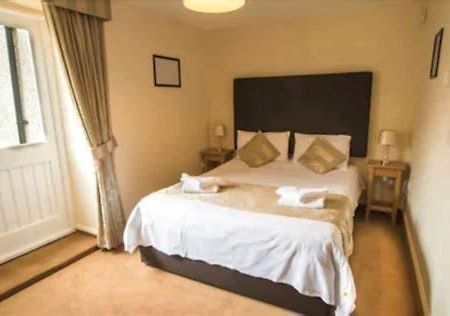 Cambrian Inn Tredegar Екстер'єр фото